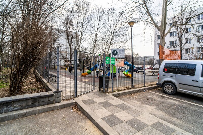 Drumul Taberei 2 camere, 38 mp, decomandat, 5/10, bloc reabilitat, metrou aproape